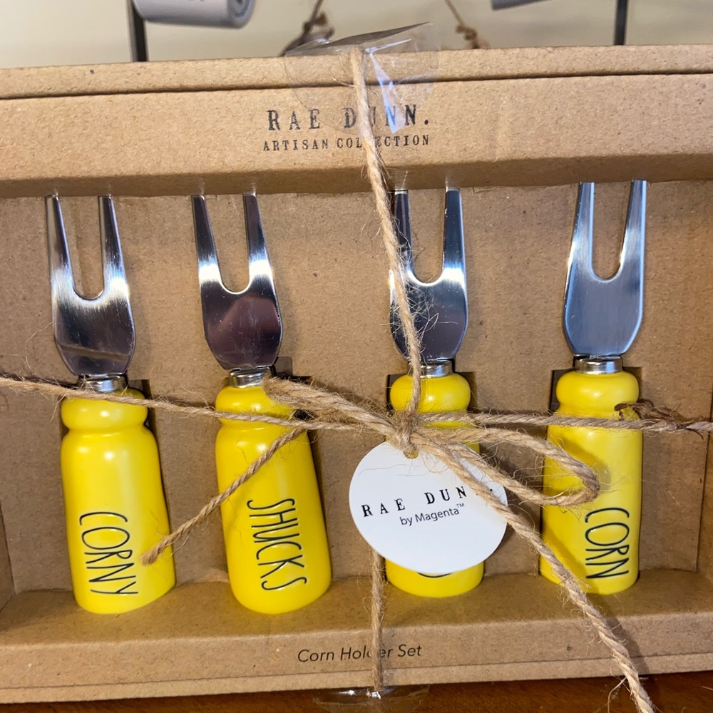 NWT Rae Dun Corn Holder Set Yellow!